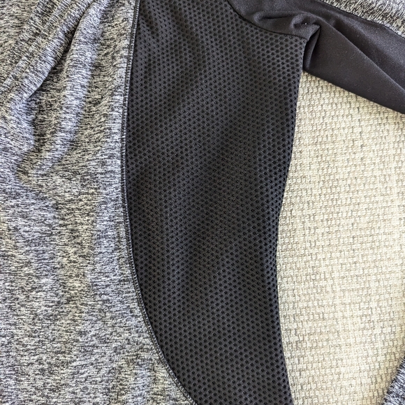 Athleta colorblock running wild half zip top - Picture 6 of 13